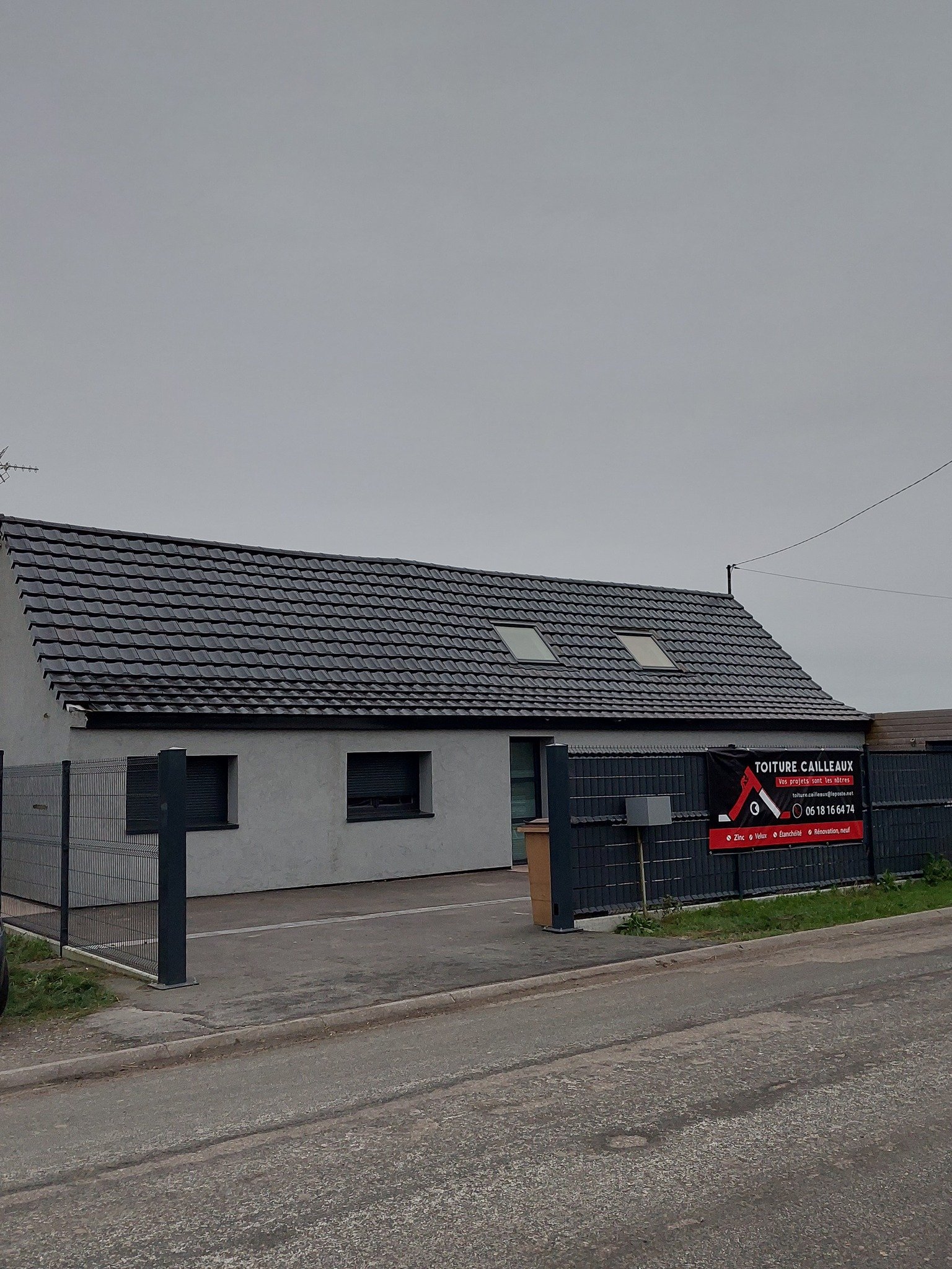 Réfection toiture Leffrinckoucke – tuiles Jura Nova anthracite