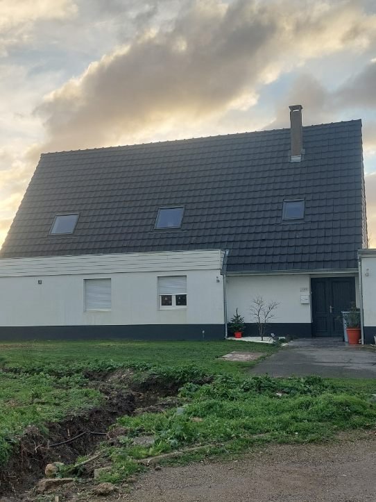 Réfection toiture tuiles H10 à Téteghem avec zinguerie et Velux